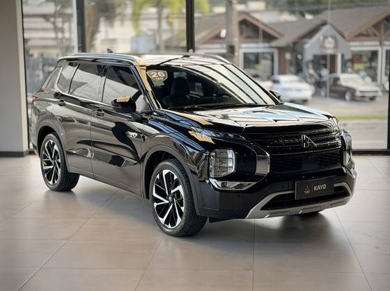 MITSUBISHI OUTLANDER 2.4 PHEV HPE-S S-AWC DHT MITSUBISHI OUTLANDER 2.4 PHEV HPE-S S-AWC DHT